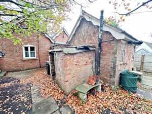 Rear aspect- click for photo gallery